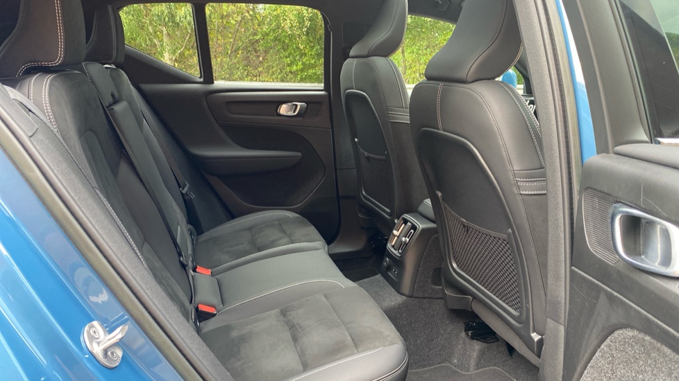 Volvo XC40 1.5 T5 Recharge PHEV Ultimate Dark 5dr Auto Estate - Image 6