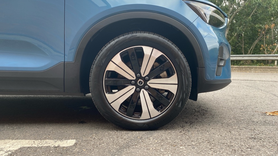 Volvo XC40 1.5 T5 Recharge PHEV Ultimate Dark 5dr Auto Estate - Image 9