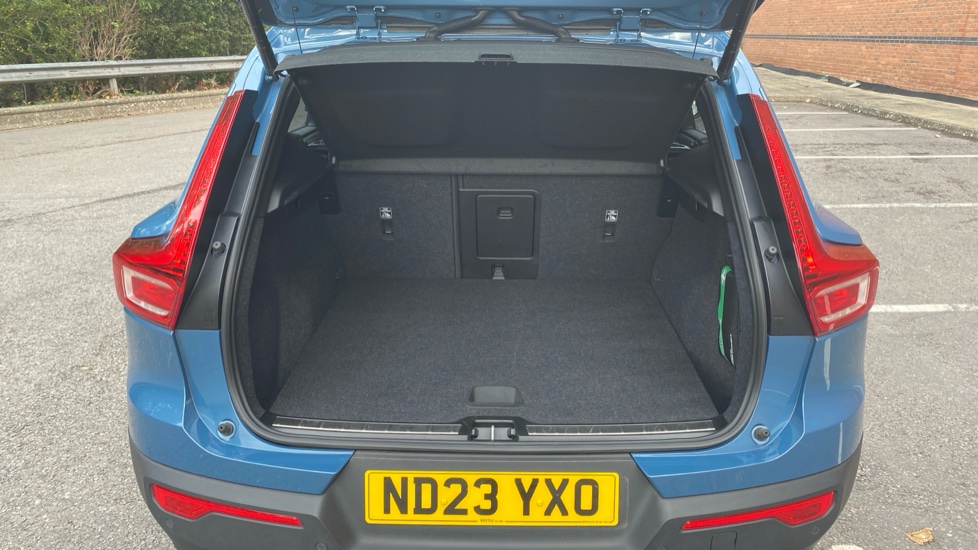 Volvo XC40 1.5 T5 Recharge PHEV Ultimate Dark 5dr Auto Estate - Image 13