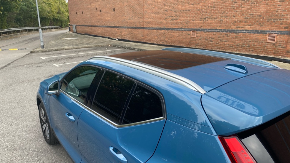 Volvo XC40 1.5 T5 Recharge PHEV Ultimate Dark 5dr Auto Estate - Image 15