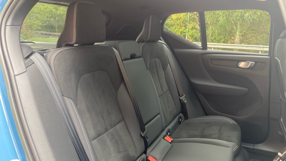 Volvo XC40 1.5 T5 Recharge PHEV Ultimate Dark 5dr Auto Estate - Image 22