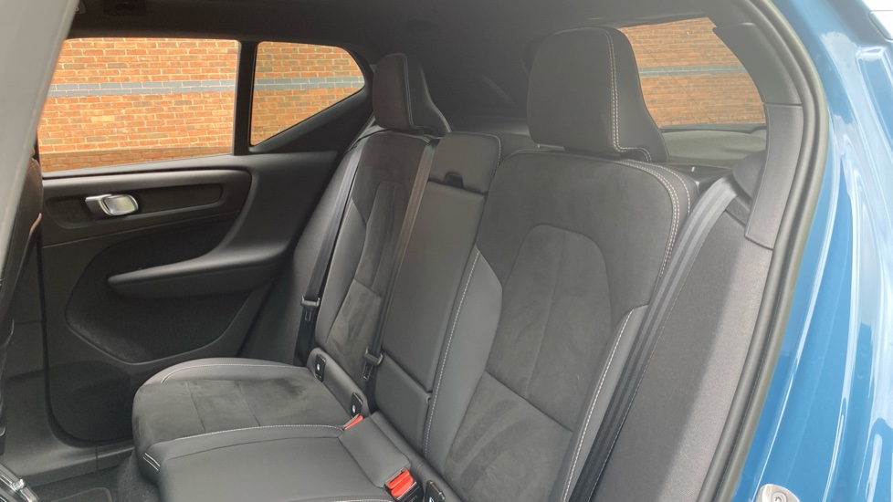 Volvo XC40 1.5 T5 Recharge PHEV Ultimate Dark 5dr Auto Estate - Image 23