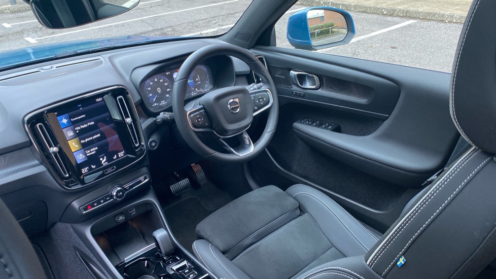 Volvo XC40 1.5 T5 Recharge PHEV Ultimate Dark 5dr Auto Estate - Image 28