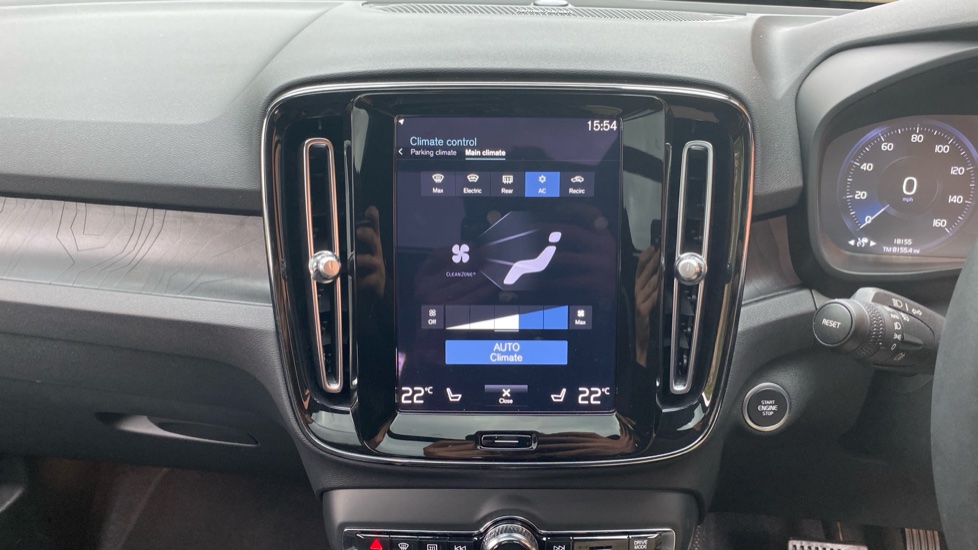 Volvo XC40 1.5 T5 Recharge PHEV Ultimate Dark 5dr Auto Estate - Image 43