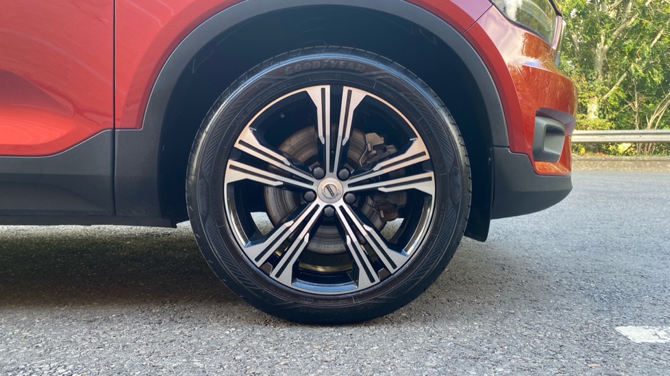Volvo XC40 1.5 T5 Recharge PHEV Inscription Pro 5dr Auto Estate - Image 9