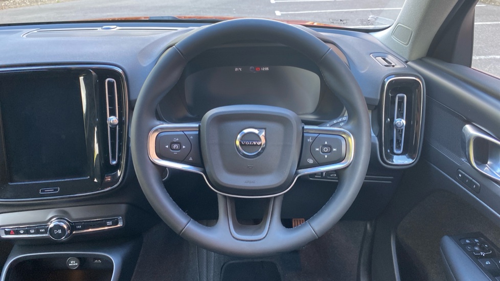 Volvo XC40 1.5 T5 Recharge PHEV Inscription Pro 5dr Auto Estate - Image 10