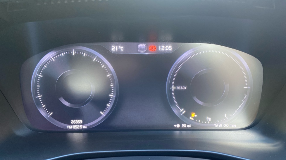 Volvo XC40 1.5 T5 Recharge PHEV Inscription Pro 5dr Auto Estate - Image 11