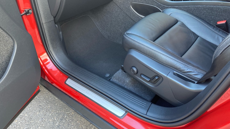 Volvo XC40 1.5 T5 Recharge PHEV Inscription Pro 5dr Auto Estate - Image 27