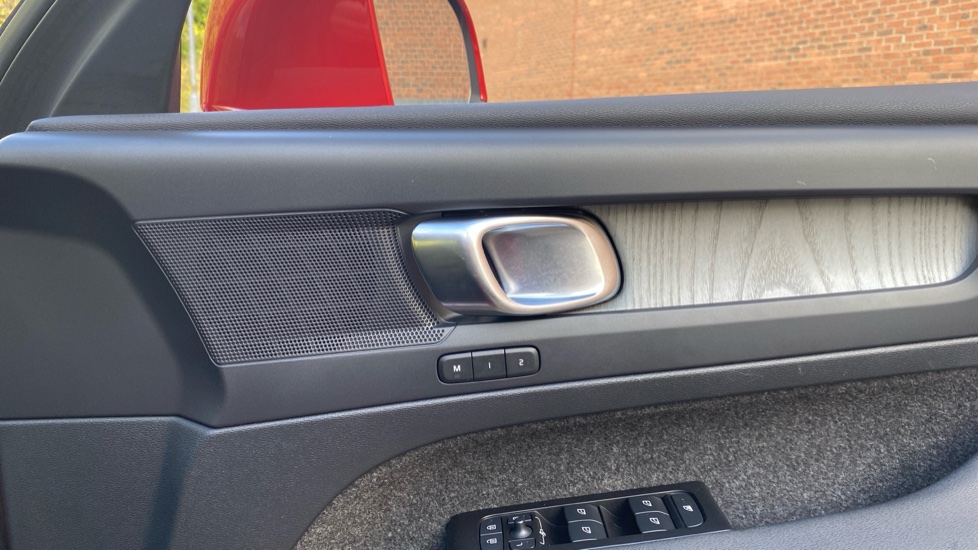 Volvo XC40 1.5 T5 Recharge PHEV Inscription Pro 5dr Auto Estate - Image 29