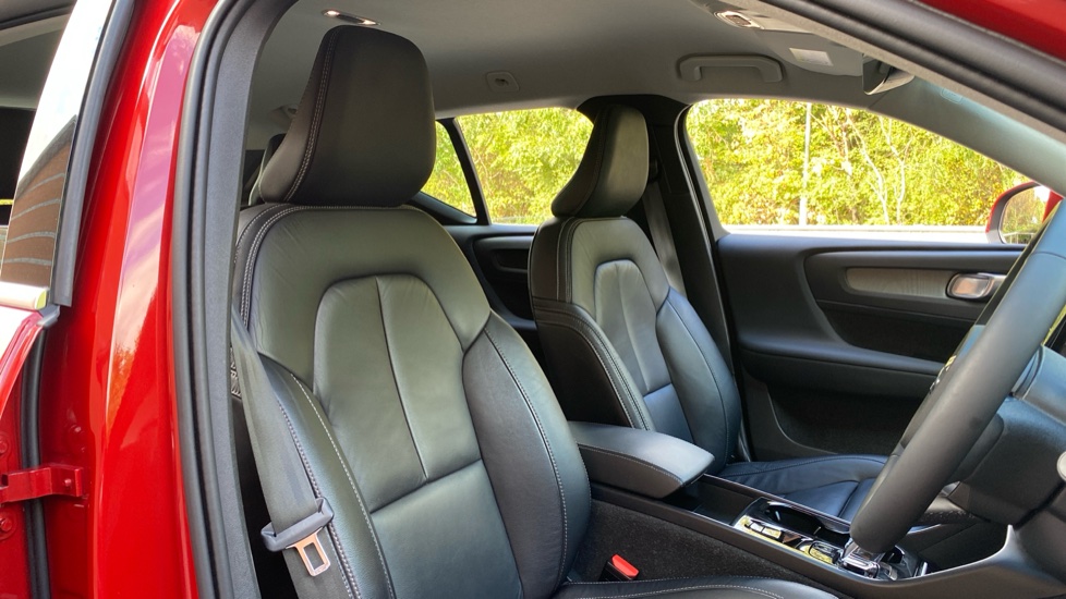 Volvo XC40 1.5 T5 Recharge PHEV Inscription Pro 5dr Auto Estate - Image 31