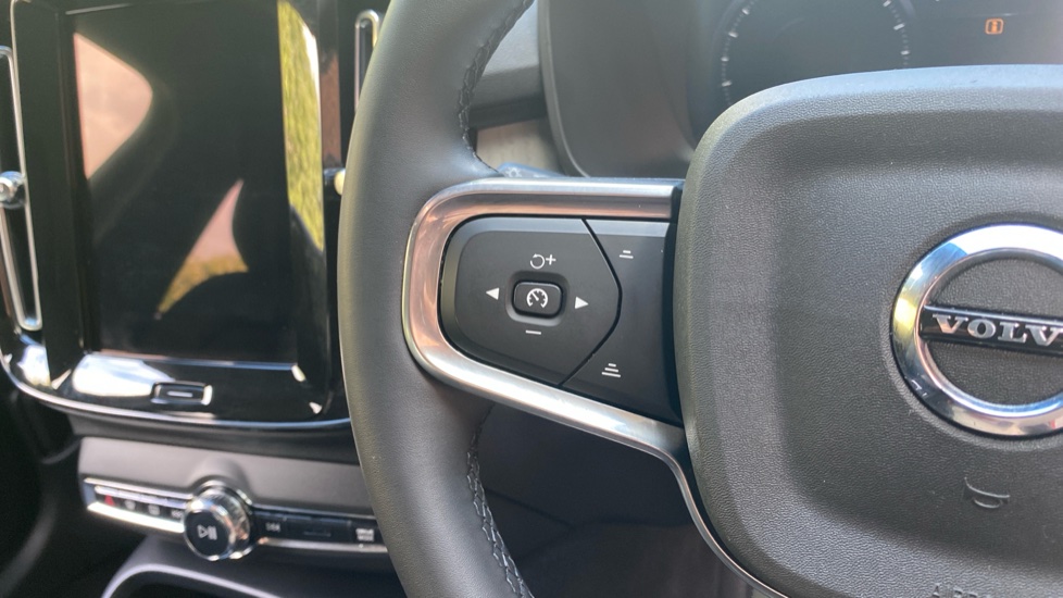 Volvo XC40 1.5 T5 Recharge PHEV Inscription Pro 5dr Auto Estate - Image 32