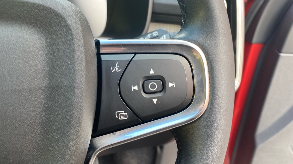 Volvo XC40 1.5 T5 Recharge PHEV Inscription Pro 5dr Auto Estate - Image 33