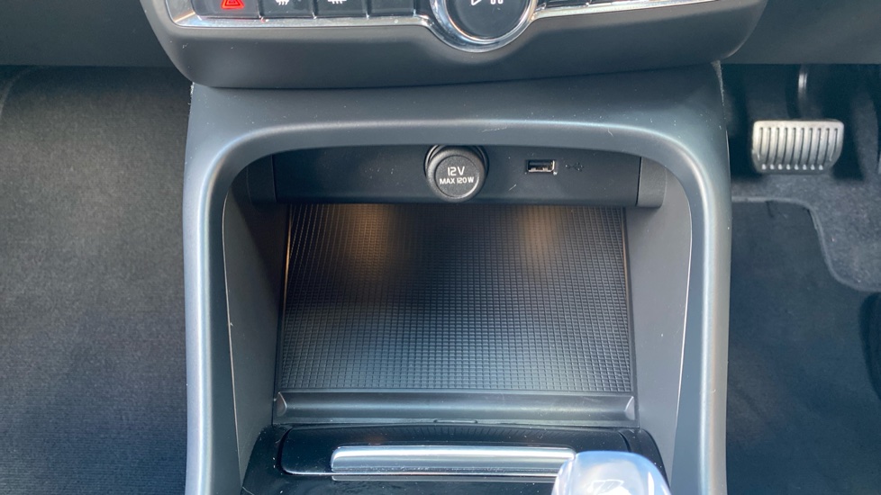 Volvo XC40 1.5 T5 Recharge PHEV Inscription Pro 5dr Auto Estate - Image 46