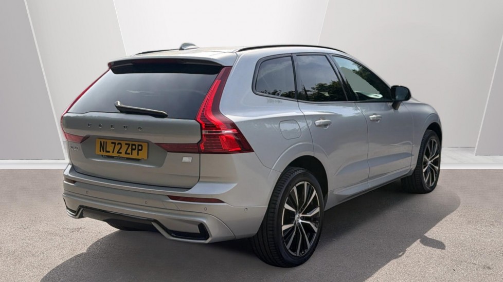 Volvo XC60 2.0 T6 [350] RC PHEV Plus Dark 5dr AWD Geartronic Estate - Image 2