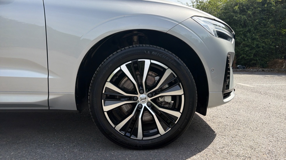 Volvo XC60 2.0 T6 [350] RC PHEV Plus Dark 5dr AWD Geartronic Estate - Image 9