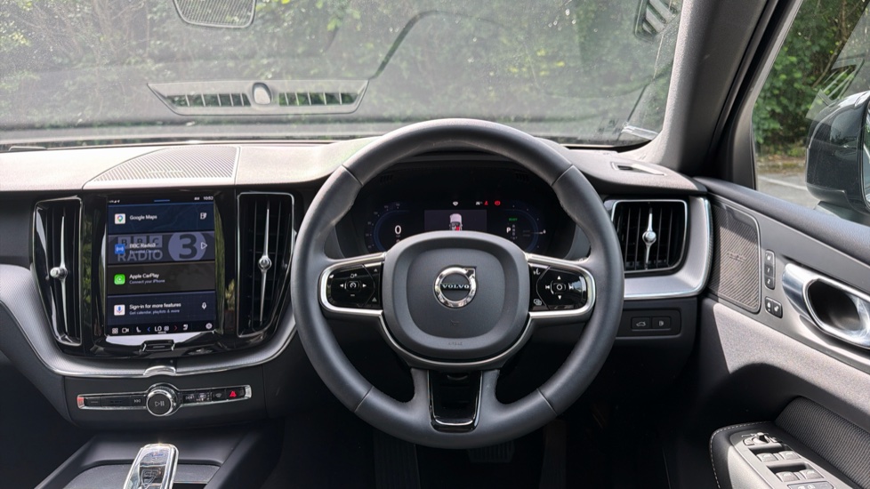 Volvo XC60 2.0 T6 [350] RC PHEV Plus Dark 5dr AWD Geartronic Estate - Image 10