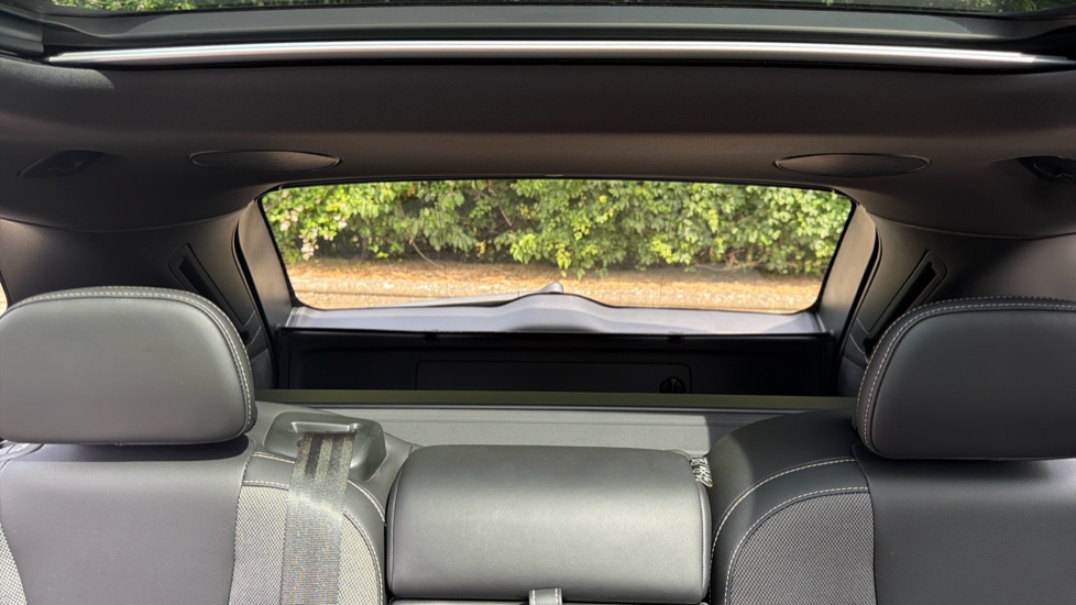 Volvo XC60 2.0 T6 [350] RC PHEV Plus Dark 5dr AWD Geartronic Estate - Image 39
