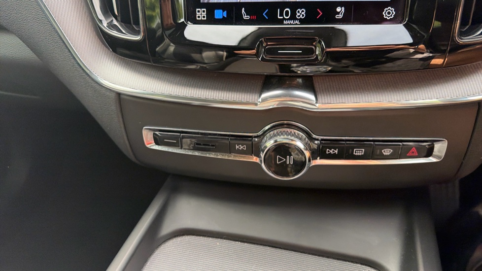 Volvo XC60 2.0 T6 [350] RC PHEV Plus Dark 5dr AWD Geartronic Estate - Image 59