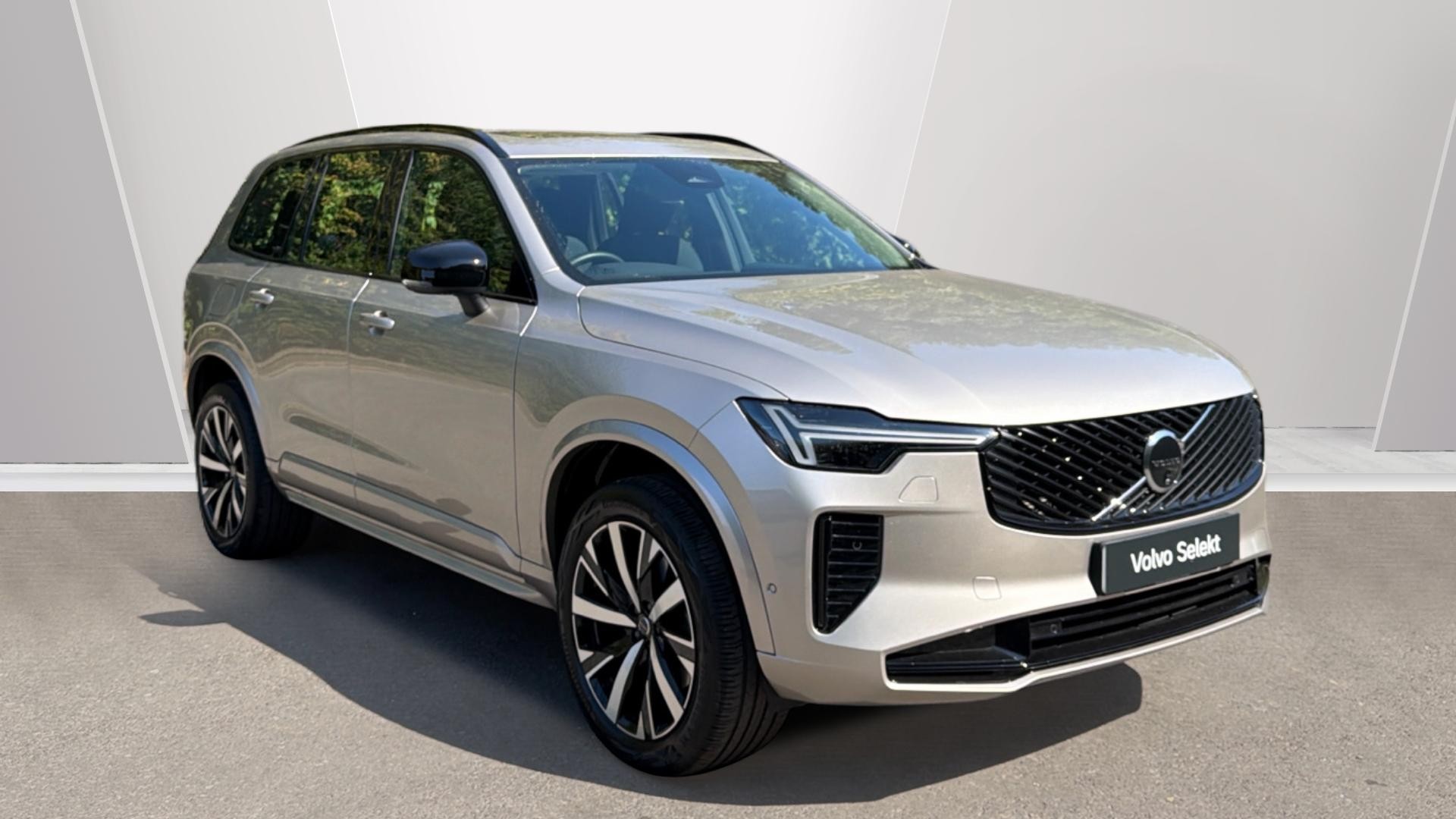 Volvo XC90 listing photo