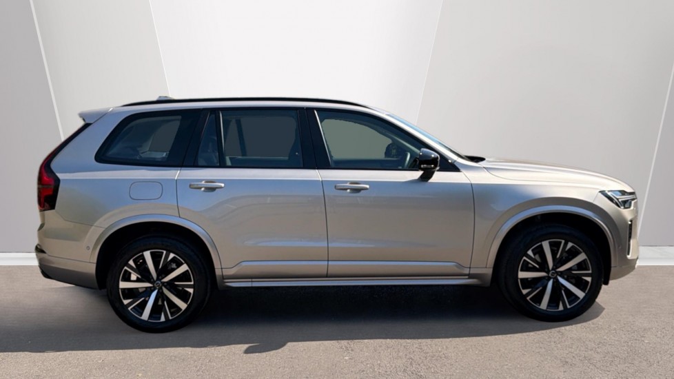 Volvo XC90 2.0 B5P Plus Dark 5dr AWD Geartronic Petrol Estate - Image 3