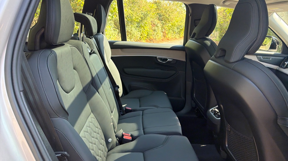 Volvo XC90 2.0 B5P Plus Dark 5dr AWD Geartronic Petrol Estate - Image 6