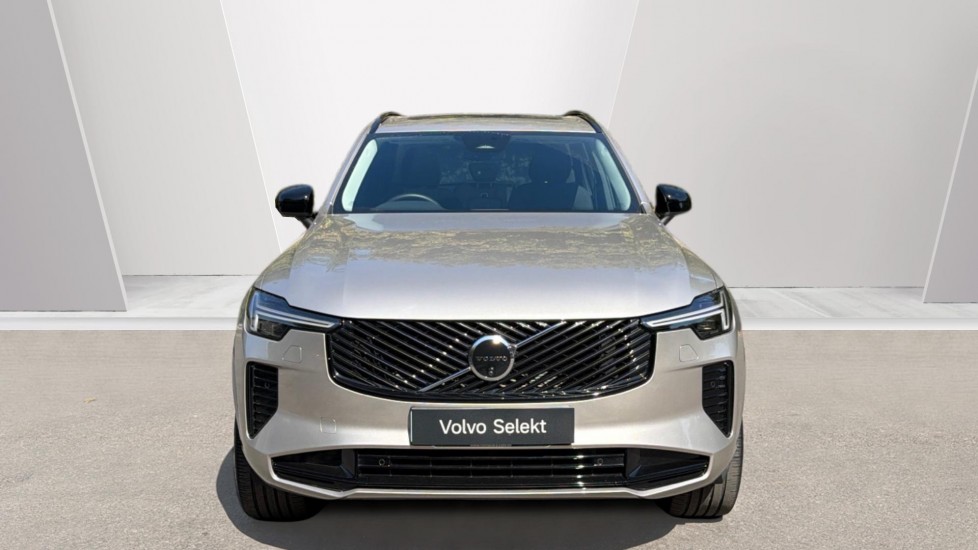 Volvo XC90 2.0 B5P Plus Dark 5dr AWD Geartronic Petrol Estate - Image 8