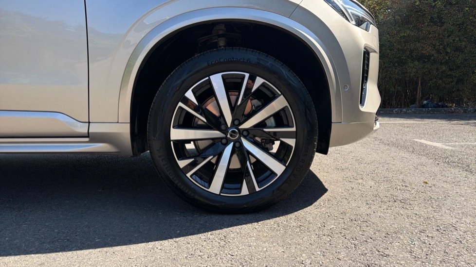 Volvo XC90 2.0 B5P Plus Dark 5dr AWD Geartronic Petrol Estate - Image 9