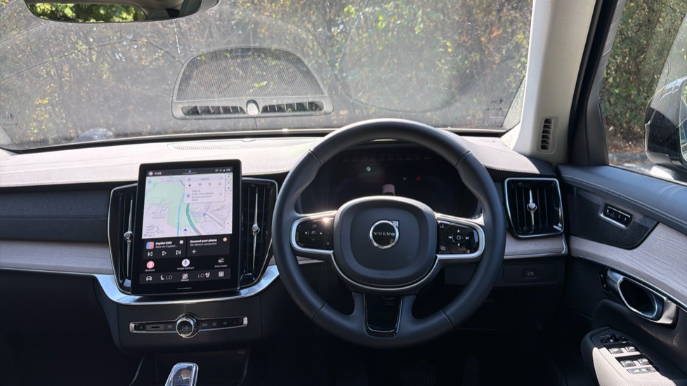 Volvo XC90 2.0 B5P Plus Dark 5dr AWD Geartronic Petrol Estate - Image 10