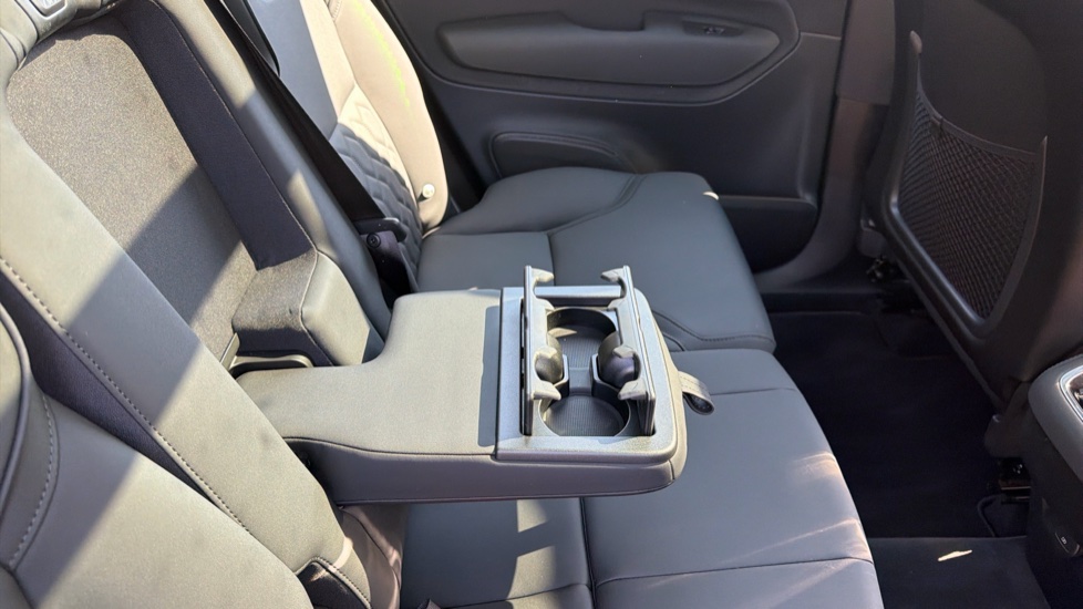 Volvo XC90 2.0 B5P Plus Dark 5dr AWD Geartronic Petrol Estate - Image 33
