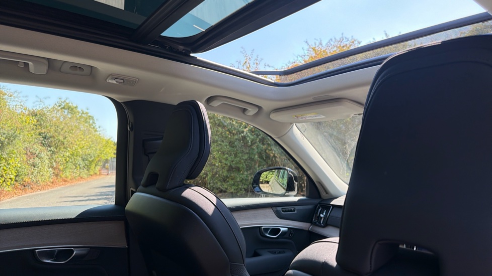 Volvo XC90 2.0 B5P Plus Dark 5dr AWD Geartronic Petrol Estate - Image 61