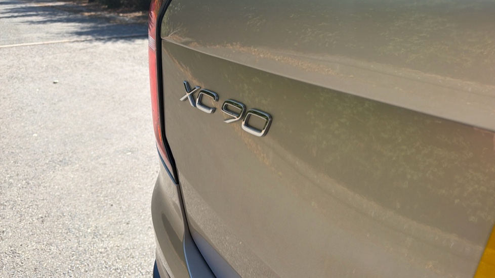 Volvo XC90 2.0 B5P Plus Dark 5dr AWD Geartronic Petrol Estate - Image 63