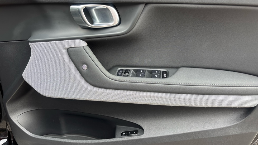 Polestar 2 165kW 64kWh Standard Range SM [Plus] 5dr Auto Electric Hatchback - Image 27