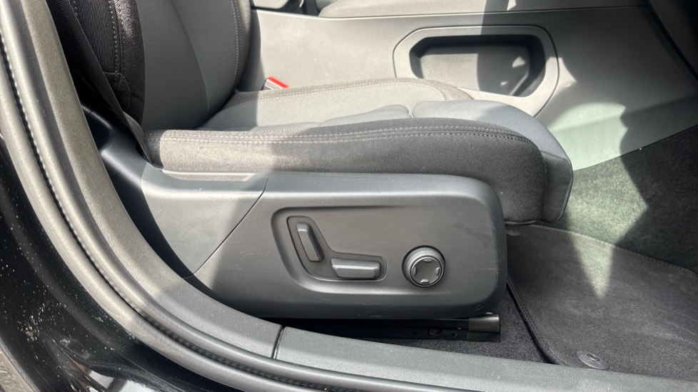 Polestar 2 165kW 64kWh Standard Range SM [Plus] 5dr Auto Electric Hatchback - Image 28