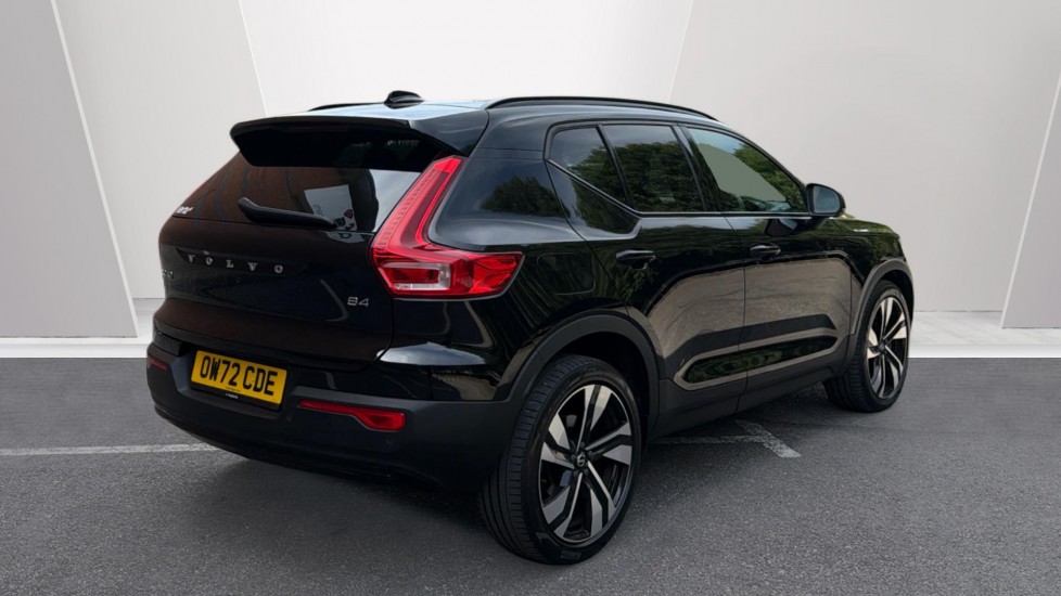Volvo XC40 2.0 B4P Ultimate Dark 5dr Auto Petrol Estate - Image 2