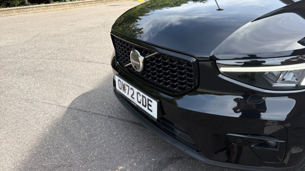 Volvo XC40 2.0 B4P Ultimate Dark 5dr Auto Petrol Estate - Image 59