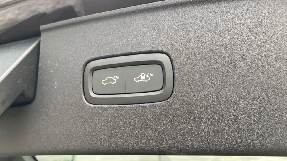 Volvo EX90 500kW Twin Motor Performance Ultra 106kWh 5dr Auto Electric Estate - Image 25