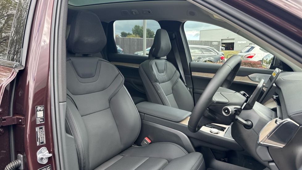 Volvo EX90 500kW Twin Motor Performance Ultra 106kWh 5dr Auto Electric Estate - Image 42