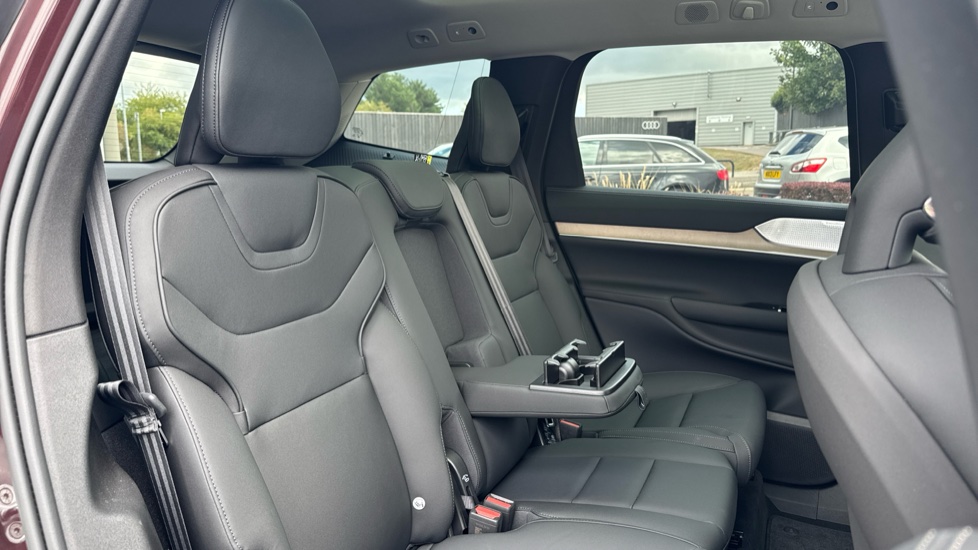 Volvo EX90 500kW Twin Motor Performance Ultra 106kWh 5dr Auto Electric Estate - Image 43