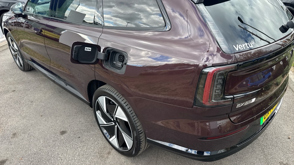 Volvo EX90 500kW Twin Motor Performance Ultra 106kWh 5dr Auto Electric Estate - Image 50