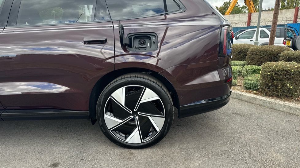 Volvo EX90 500kW Twin Motor Performance Ultra 106kWh 5dr Auto Electric Estate - Image 51