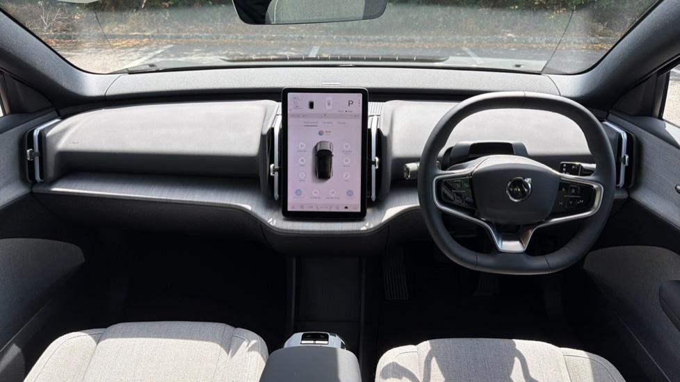 Volvo EX30 200kW SM Extended Range Ultra 69kWh 5dr Auto Electric Estate - Image 5