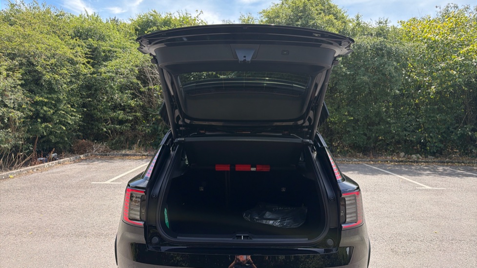 Volvo EX30 200kW SM Extended Range Ultra 69kWh 5dr Auto Electric Estate - Image 13