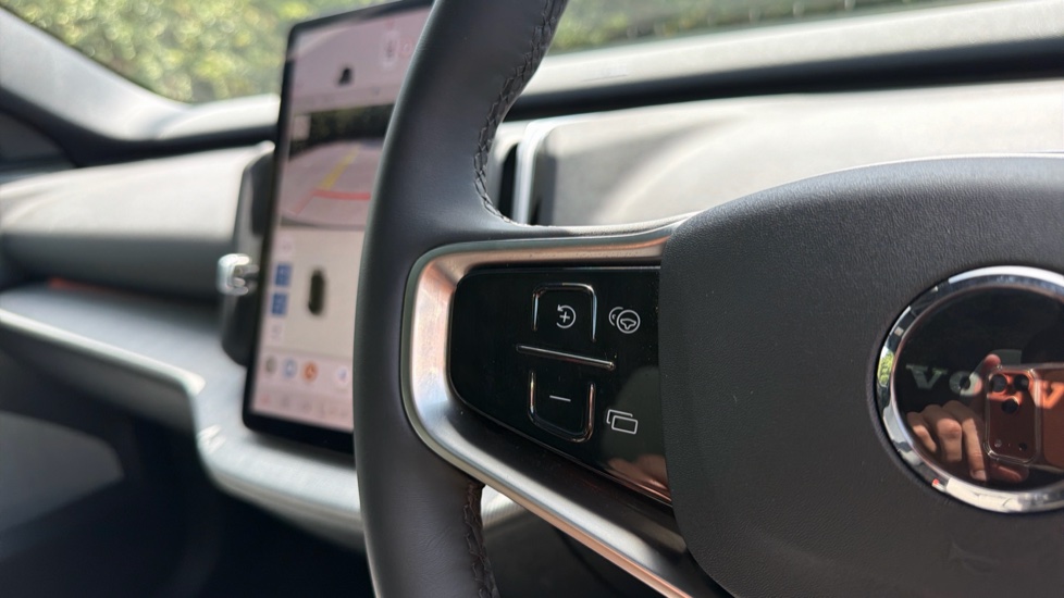 Volvo EX30 200kW SM Extended Range Ultra 69kWh 5dr Auto Electric Estate - Image 20
