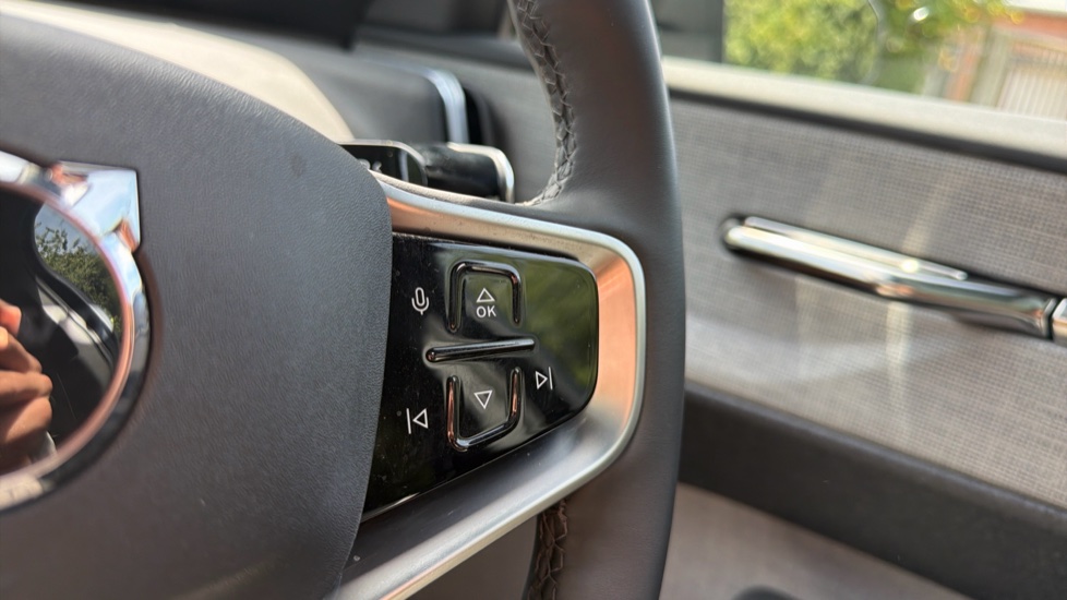 Volvo EX30 200kW SM Extended Range Ultra 69kWh 5dr Auto Electric Estate - Image 21