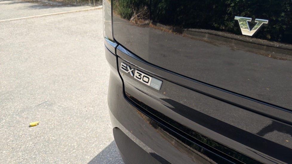 Volvo EX30 200kW SM Extended Range Ultra 69kWh 5dr Auto Electric Estate - Image 56