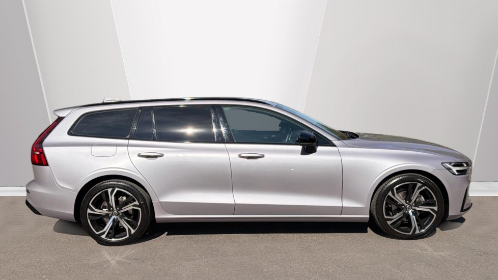 Volvo V60 2.0 B4P Plus Dark 5dr Auto [7 speed] Petrol Estate - Image 3