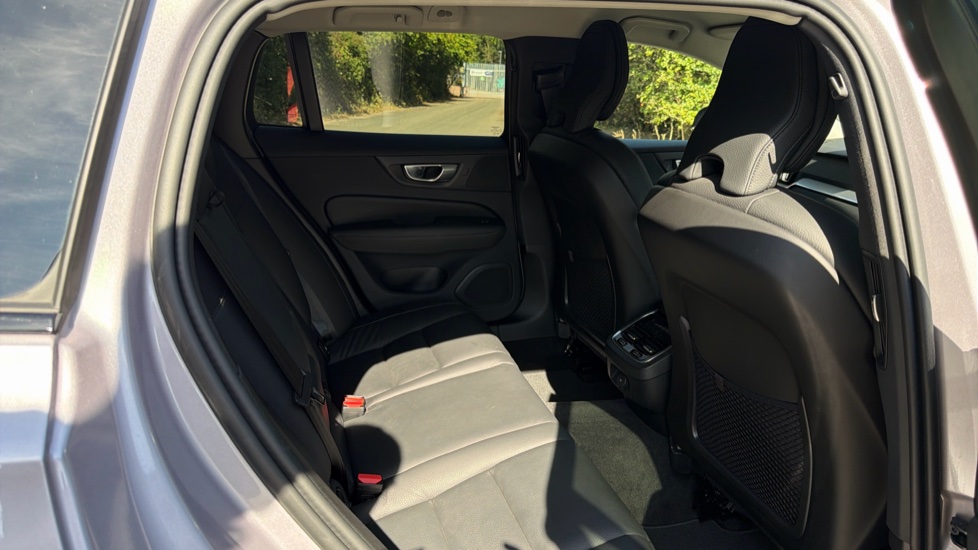 Volvo V60 2.0 B4P Plus Dark 5dr Auto [7 speed] Petrol Estate - Image 6