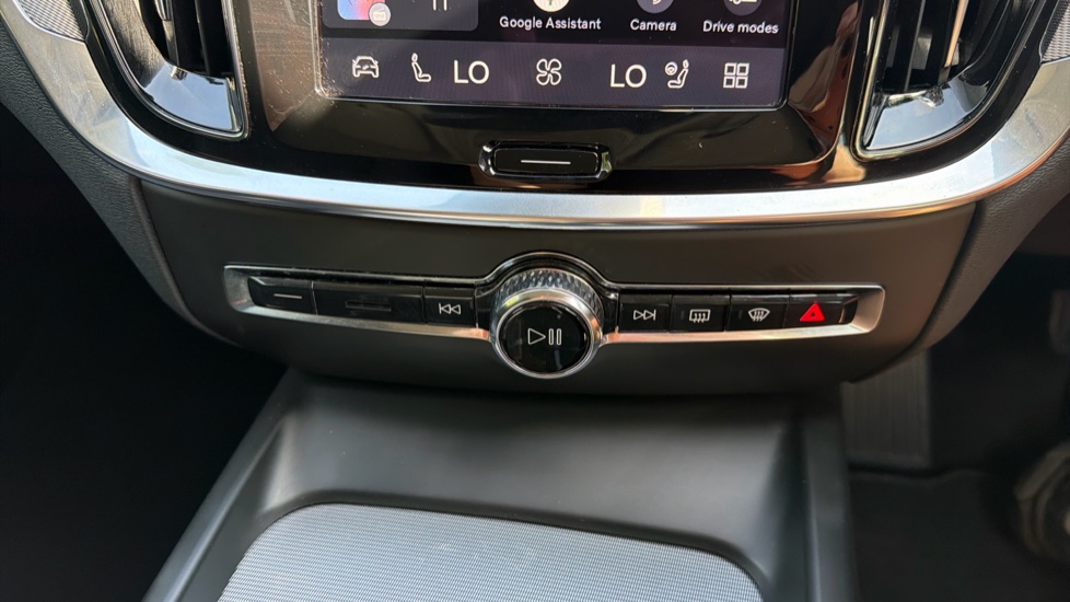 Volvo V60 2.0 B4P Plus Dark 5dr Auto [7 speed] Petrol Estate - Image 36