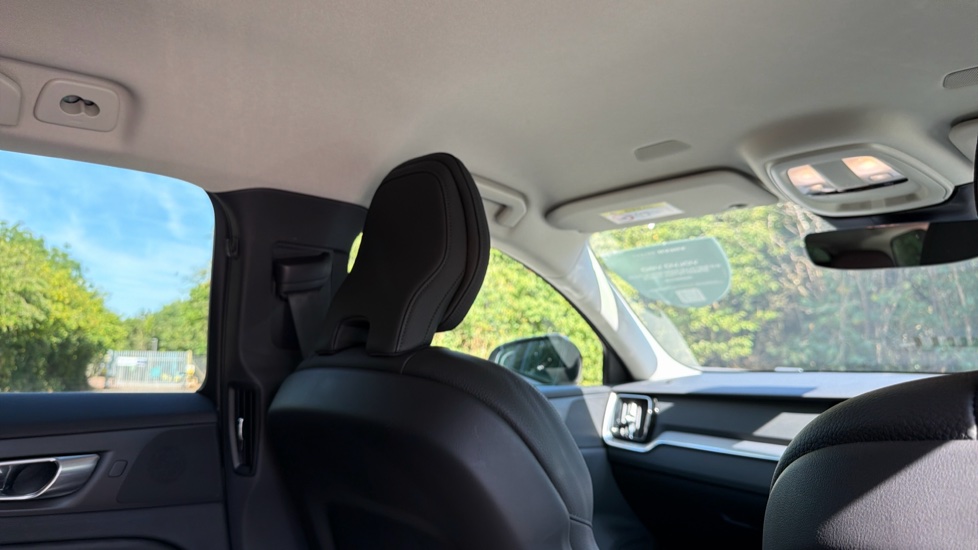 Volvo V60 2.0 B4P Plus Dark 5dr Auto [7 speed] Petrol Estate - Image 52