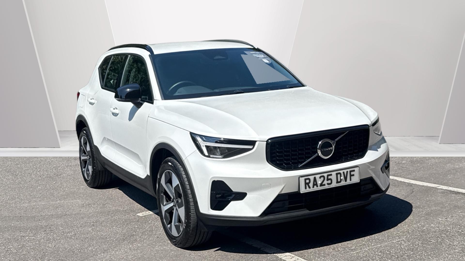 Volvo XC40 listing photo